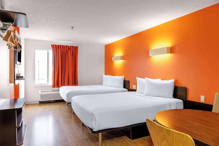 Room 3 of 25