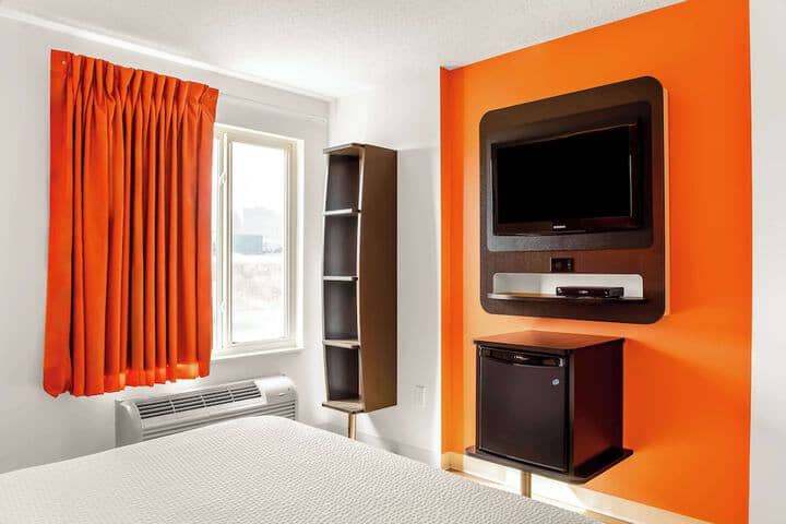 Room 12 of 25