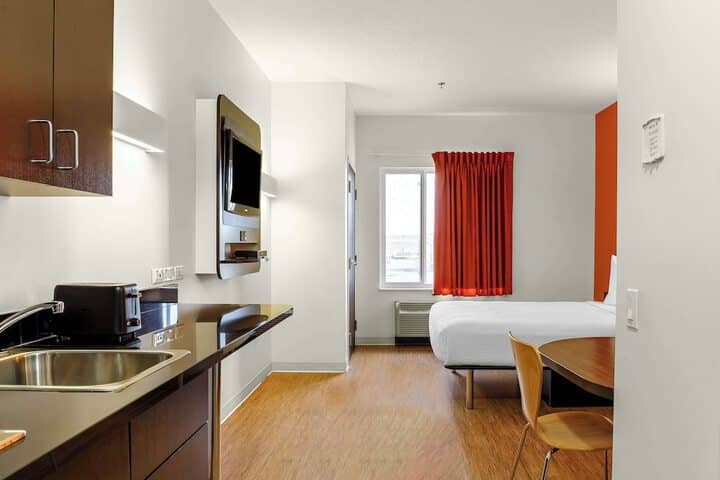 Room 18 of 25